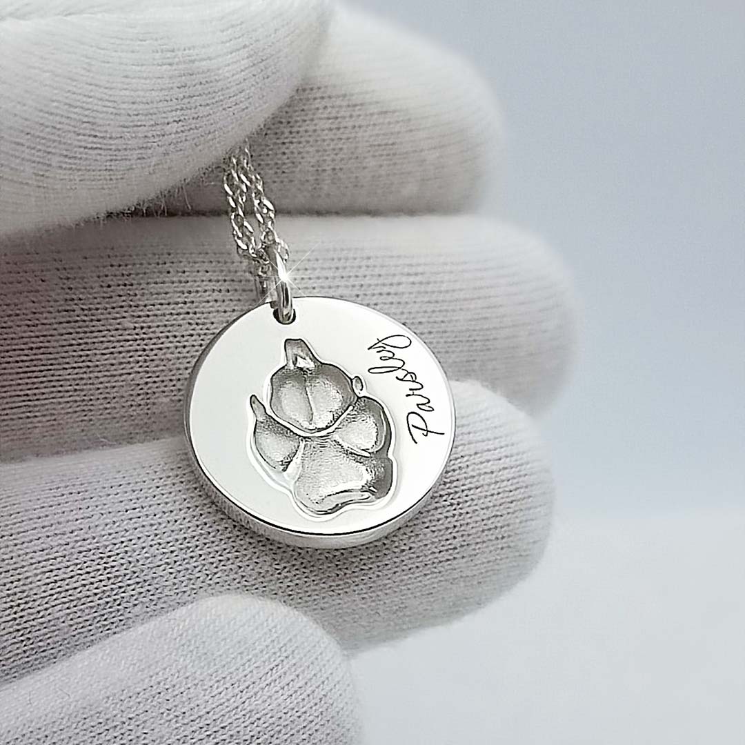 Handgemachter Pfötchenschmuck